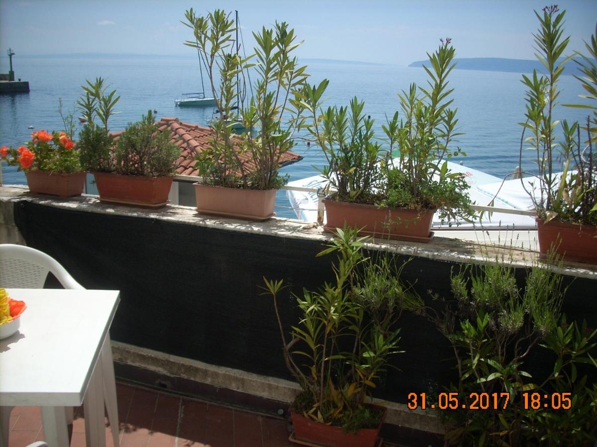 Apartment At Sea Ловран Экстерьер фото