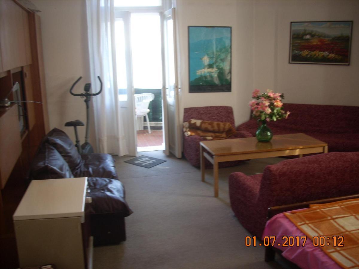 Apartment At Sea Ловран Экстерьер фото