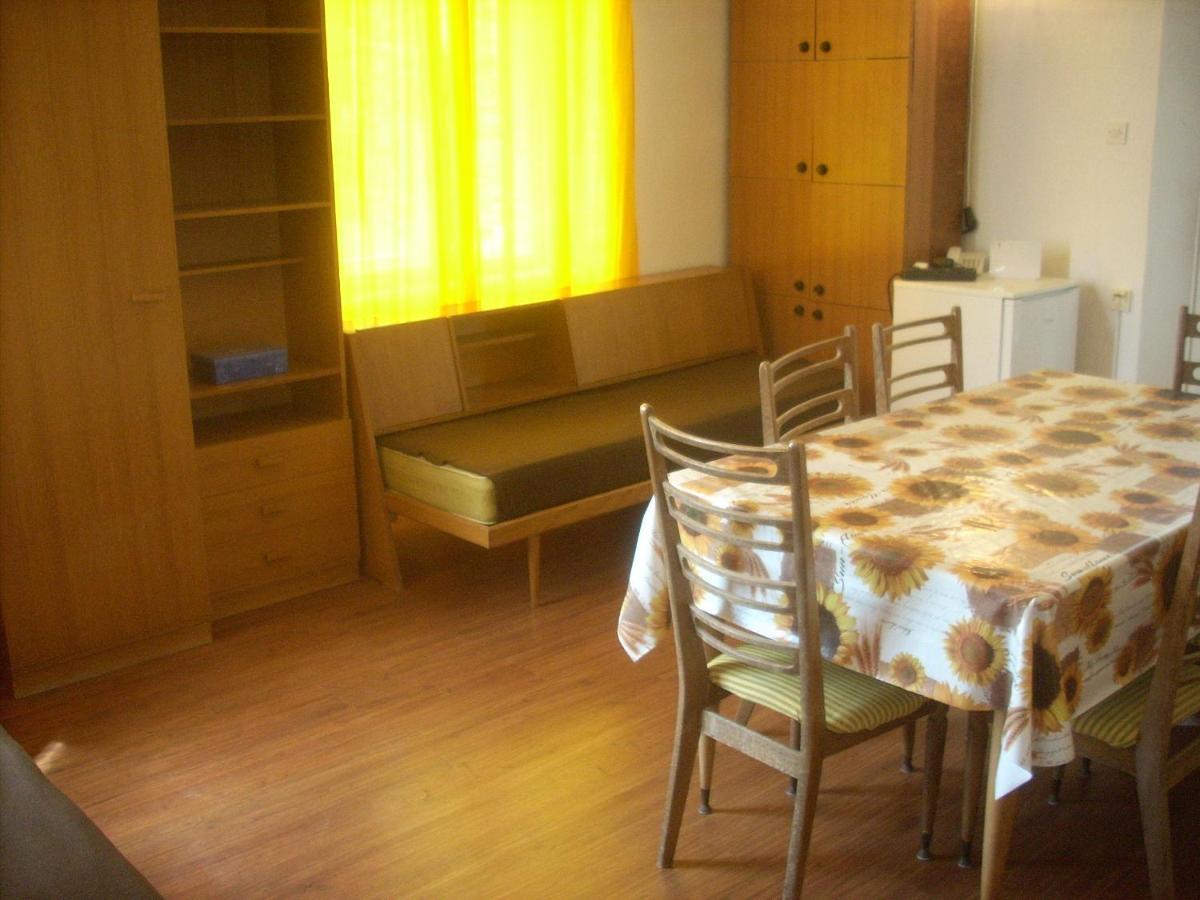 Apartment At Sea Ловран Экстерьер фото